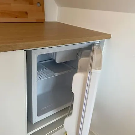 Stort Eksklusivt Vaerelse Med Eget Tekokken *